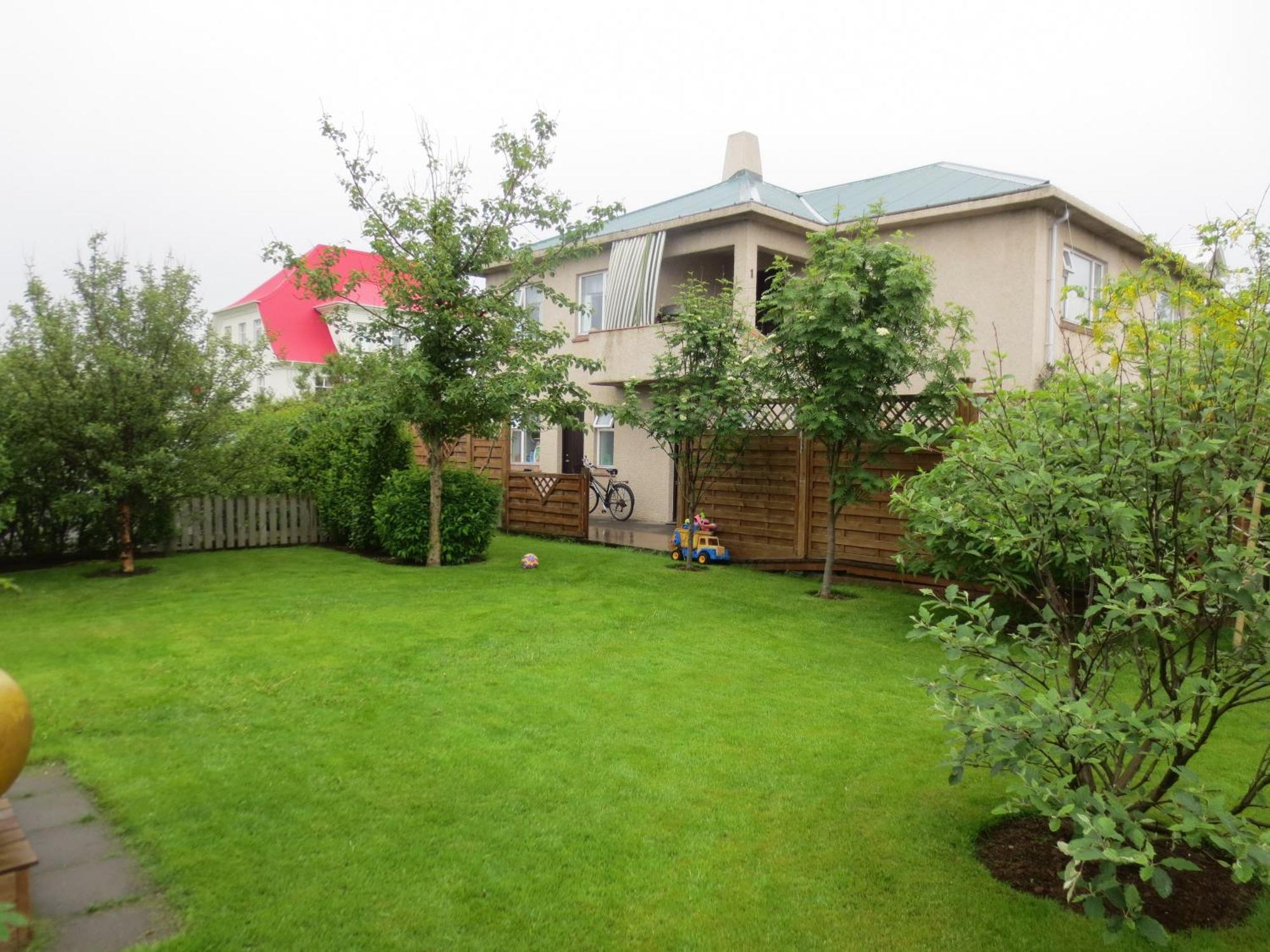 Teigur Guesthouse Akranes Exteriör bild