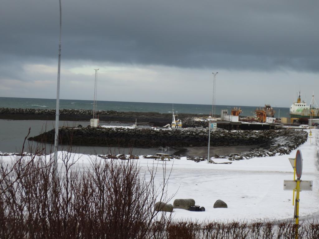 Teigur Guesthouse Akranes Exteriör bild